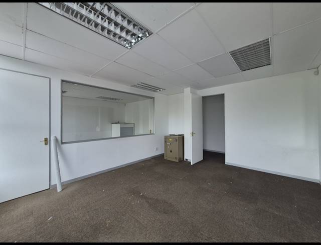 89M² OFFICE TO LET IN CRAIGHALL